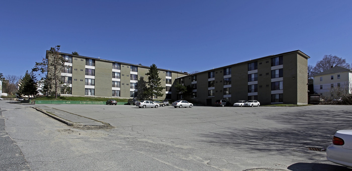 200 Vernon Street Apartments in Worcester, MA - Building Photo