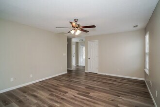 1120 Central Park Blvd N in Greenwood, IN - Building Photo - Building Photo