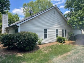 3028 Express Ln NE in Buford, GA - Building Photo - Building Photo