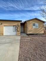 223 W Harmony Dr in Pueblo, CO - Building Photo