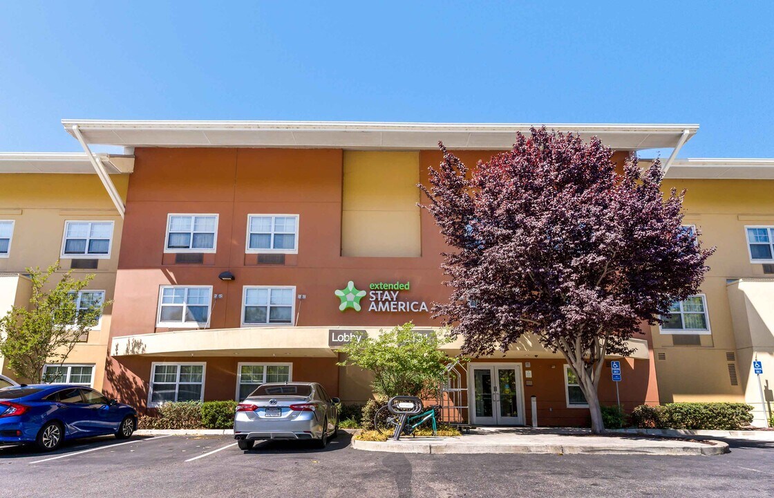 Furnished Studio-San Jose - Santa Clara in San Jose, CA - Foto de edificio