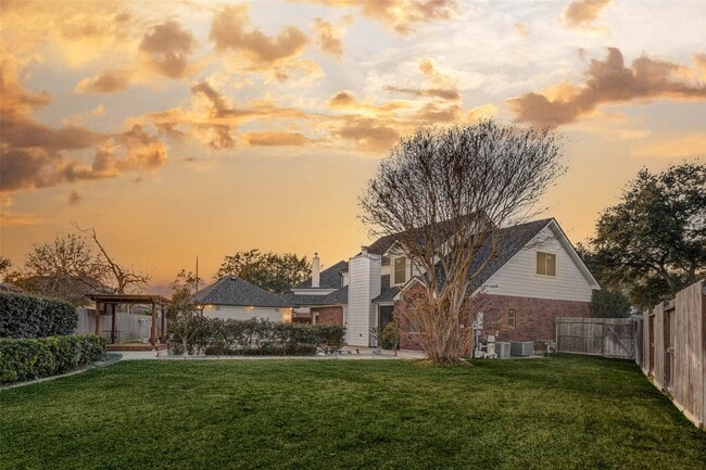 property at 1723 Park Ridge Dr