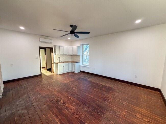 property at 107 E Stone St