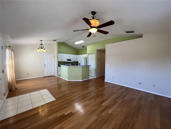 6807 Kingston Dr in Tampa, FL - Building Photo - Building Photo