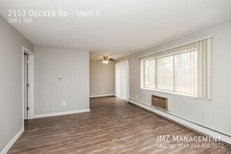 2153 Decker Rd in Walled Lake, MI - Building Photo - Building Photo