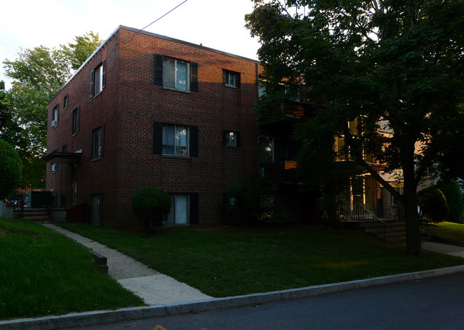 25 Green St in Reading, MA - Foto de edificio - Building Photo