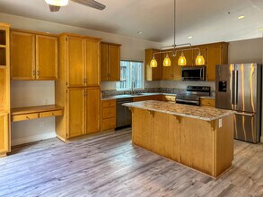 111 Philip Dr in Healdsburg, CA - Building Photo - Building Photo