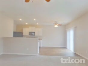 1332 Waylon Ave in Gastonia, NC - Foto de edificio - Building Photo