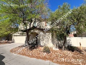 8226 Royal Lilly Ct in Las Vegas, NV - Building Photo - Building Photo