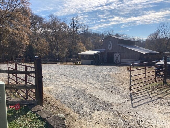 8737 Whippoorwill Dr in Fort Mill, SC - Building Photo - Building Photo