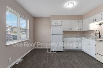 701 Linwood Dr in Harrisonville, MO - Foto de edificio - Building Photo