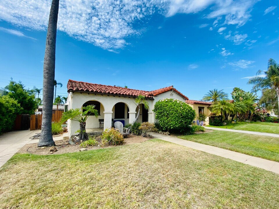 4113 Middlesex Dr in San Diego, CA - Foto de edificio