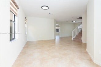 11510 NW 88th Ln in Doral, FL - Building Photo - Building Photo