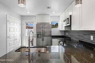 1390 Monte Vista Ave in Las Cruces, NM - Building Photo - Building Photo