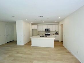 27057 Trail View Ln. in Valencia, CA - Building Photo - Building Photo