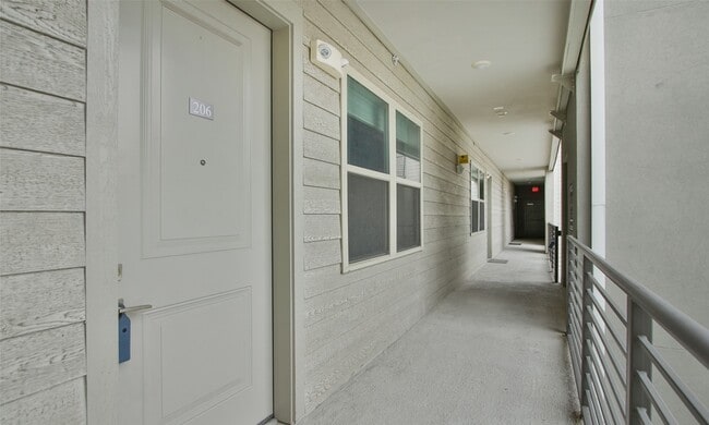 4819 Caroline St in Houston, TX - Foto de edificio - Building Photo