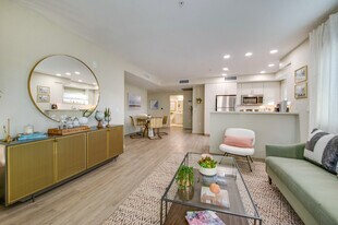 Chase Knolls in Sherman Oaks, CA - Building Photo