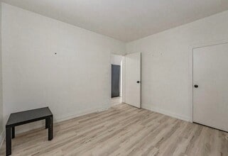 138 Allanburg Rd in Thorold, ON - Building Photo - Building Photo