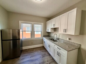 2163 Chesterland Ave in Lakewood, OH - Foto de edificio - Building Photo