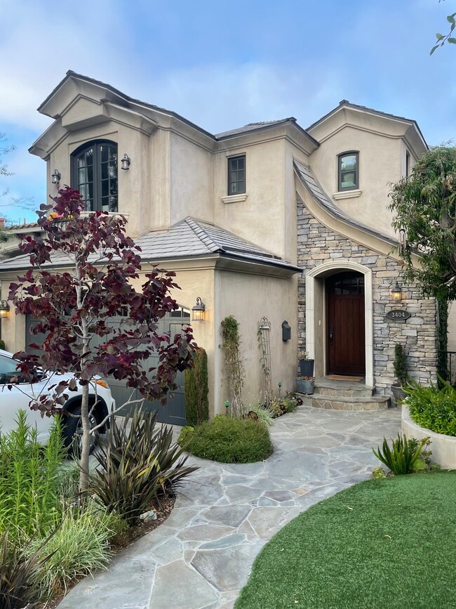 property at 3404 N Poinsettia Ave