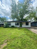 1704 Oriole St in Bossier City, LA - Building Photo