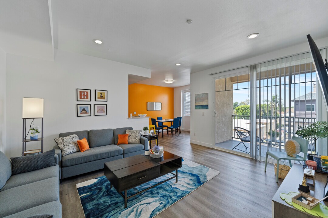 Avalon in Los Angeles, CA - Foto de edificio