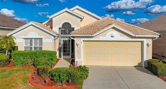 143 Braemar Ave in Venice, FL - Building Photo