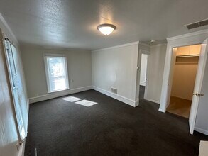 800 F Ave NW in Cedar Rapids, IA - Building Photo - Building Photo