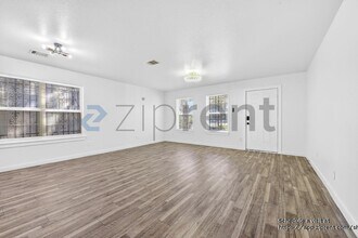 3226 Navaro St in Dallas, TX - Foto de edificio - Building Photo