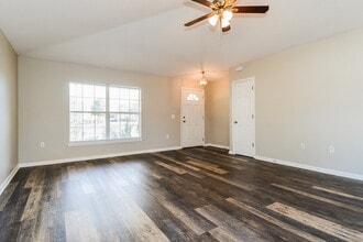 6266 Rolling Tree Ct in Jacksonville, FL - Foto de edificio - Building Photo