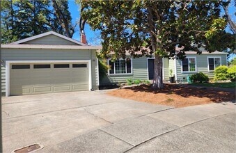 4100 King Arthur Ct in Santa Rosa, CA - Building Photo - Building Photo