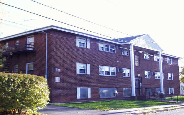 4 Roosevelt St in New Brunswick, NJ - Building Photo