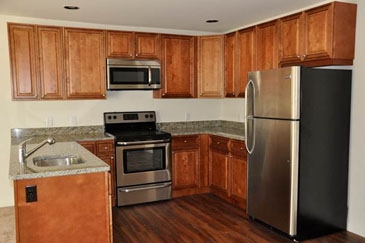 Pine Creek Commons Apartments in Holbrook, NY - Building Photo - Interior Photo