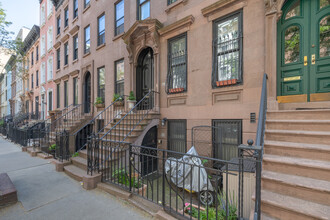 510 E 87th St in New York, NY - Building Photo - Building Photo