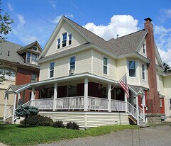 78 Elm St, Unit 78-2R in Oneonta, NY - Building Photo