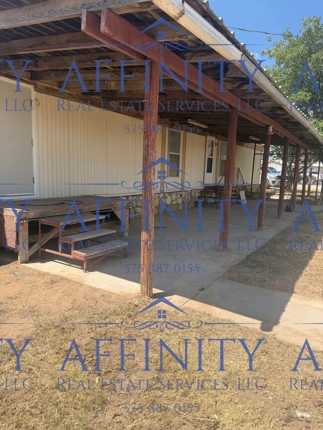property at 328 E Derrick Rd
