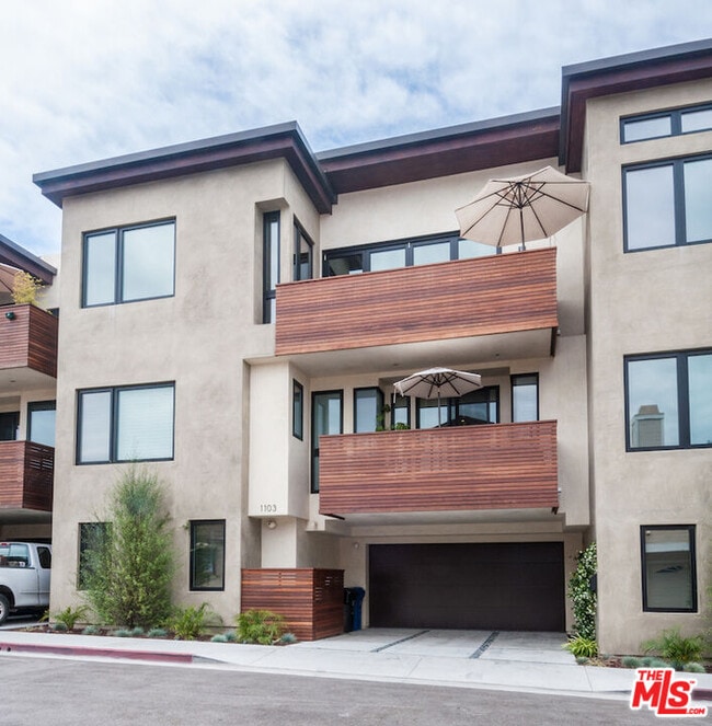 1103 Cypress Ave in Hermosa Beach, CA - Building Photo - Building Photo