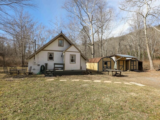 1023 Ritters Valley Dr in Capon Bridge, WV - Building Photo - Building Photo