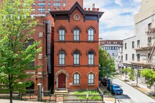 Parsonage Place Apartments in Baltimore, MD - Building Photo