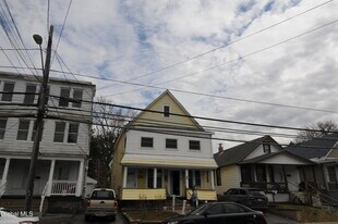 2042 Van Vranken Ave. in Schenectady, NY - Building Photo