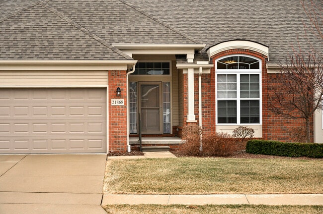 21868 Kensett Dr in Macomb, MI - Building Photo - Building Photo