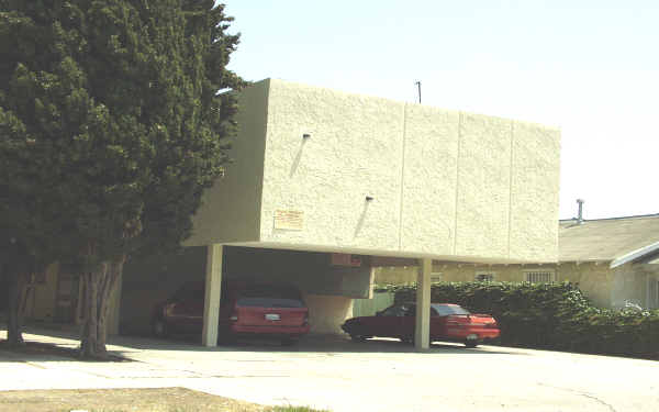 3736 Glendon Ave in Los Angeles, CA - Foto de edificio - Building Photo