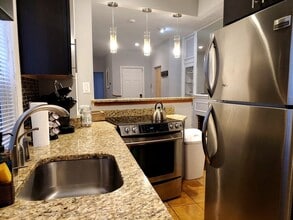 61 West Cedar St, Unit 2 in Boston, MA - Foto de edificio - Building Photo