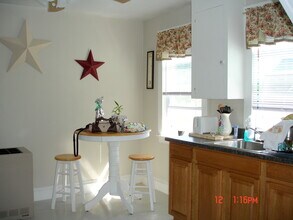 15 Homer St, Unit 2 in New Bedford, MA - Building Photo - Building Photo