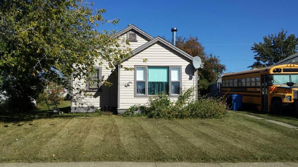11212-11106 106 Ave in Fairview, AB - Building Photo