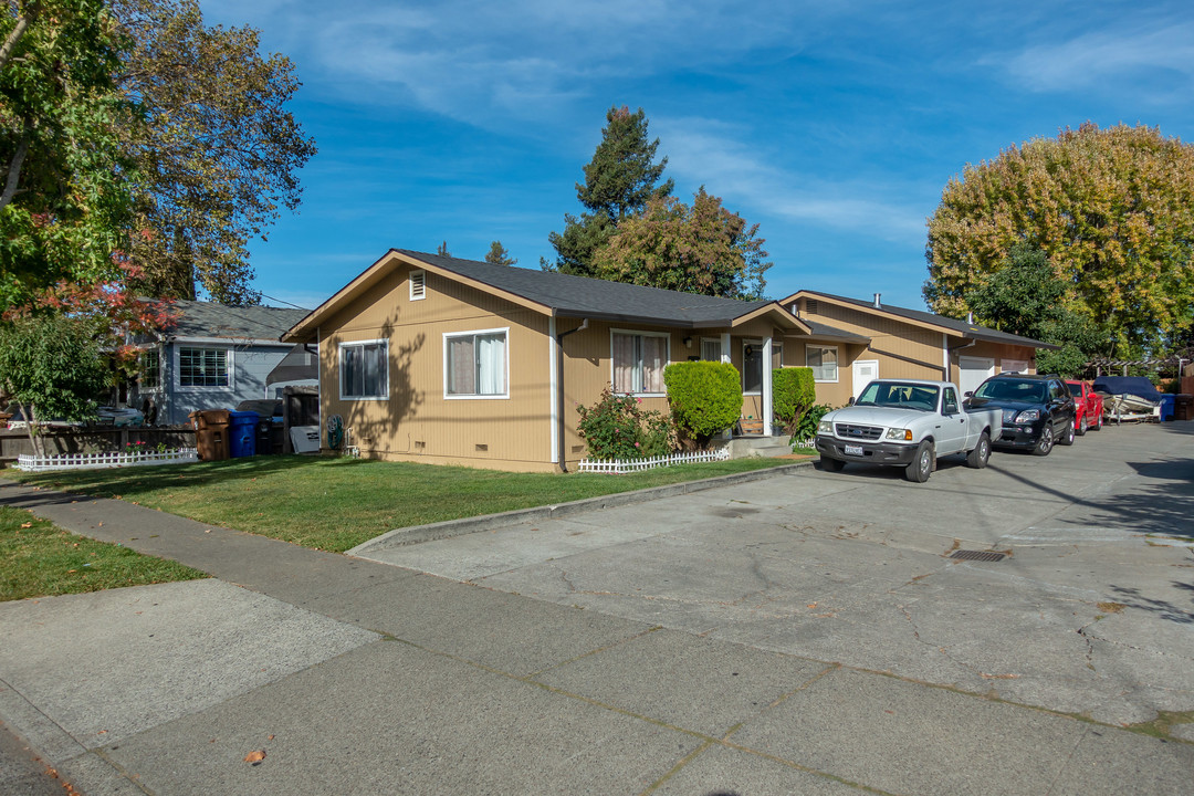 1740 Menlo Ave in Napa, CA - Building Photo