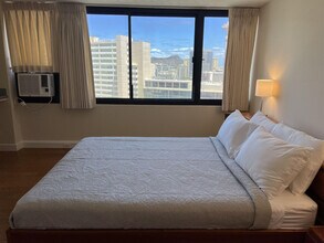 343 Hobron Ln in Honolulu, HI - Building Photo - Building Photo