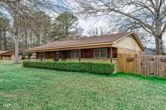 2134 Waymon St in Shreveport, LA - Building Photo - Building Photo