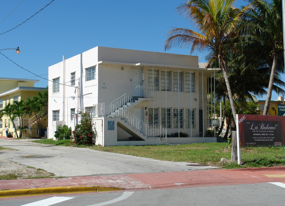 8635 Harding Ave in Miami Beach, FL - Building Photo