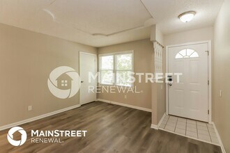 13206 15 St in Grandview, MO - Foto de edificio - Building Photo